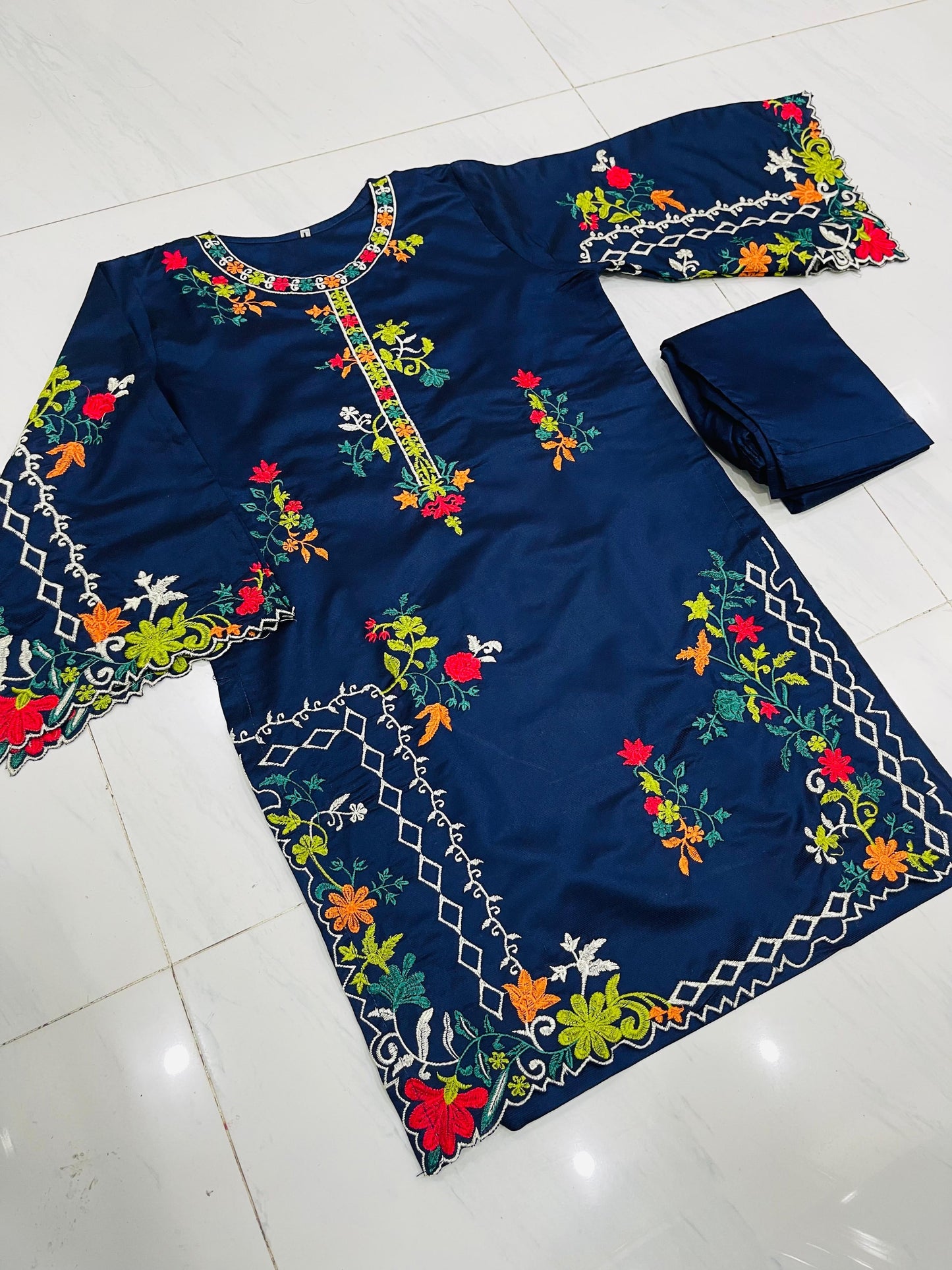 Khaddi Embroidered 2pcs